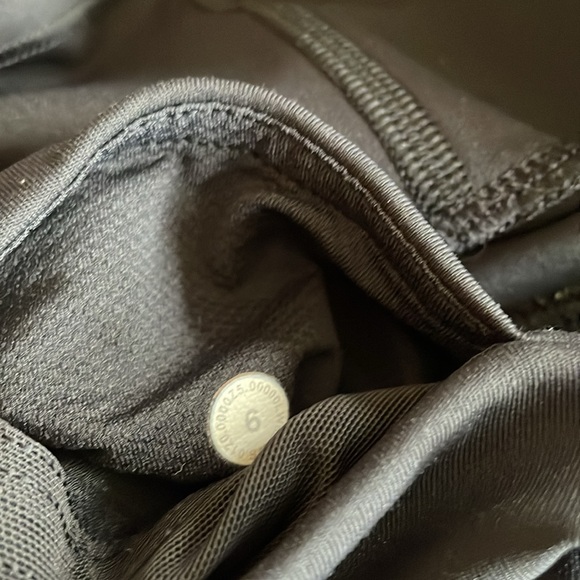 Lululemon athletica Black 6 - Picture 7 of 9